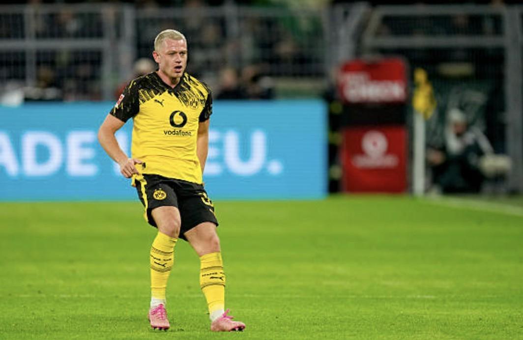 意昂体育-图片报：多特想3000万欧卖瑞尔森，巴萨和曼联等队在关注他